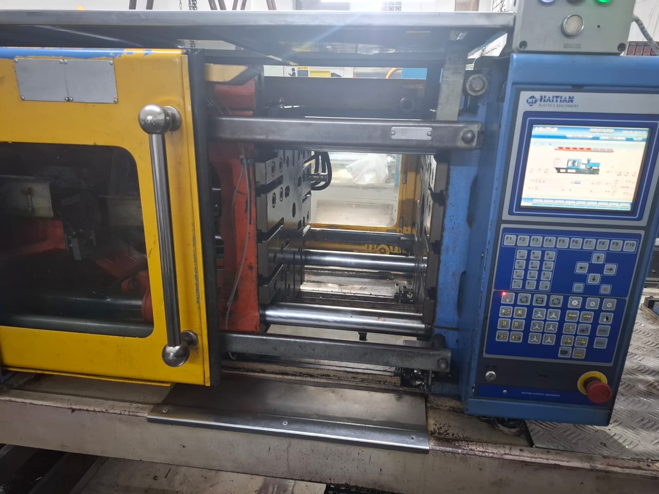 Injetora Haitian 86 tons